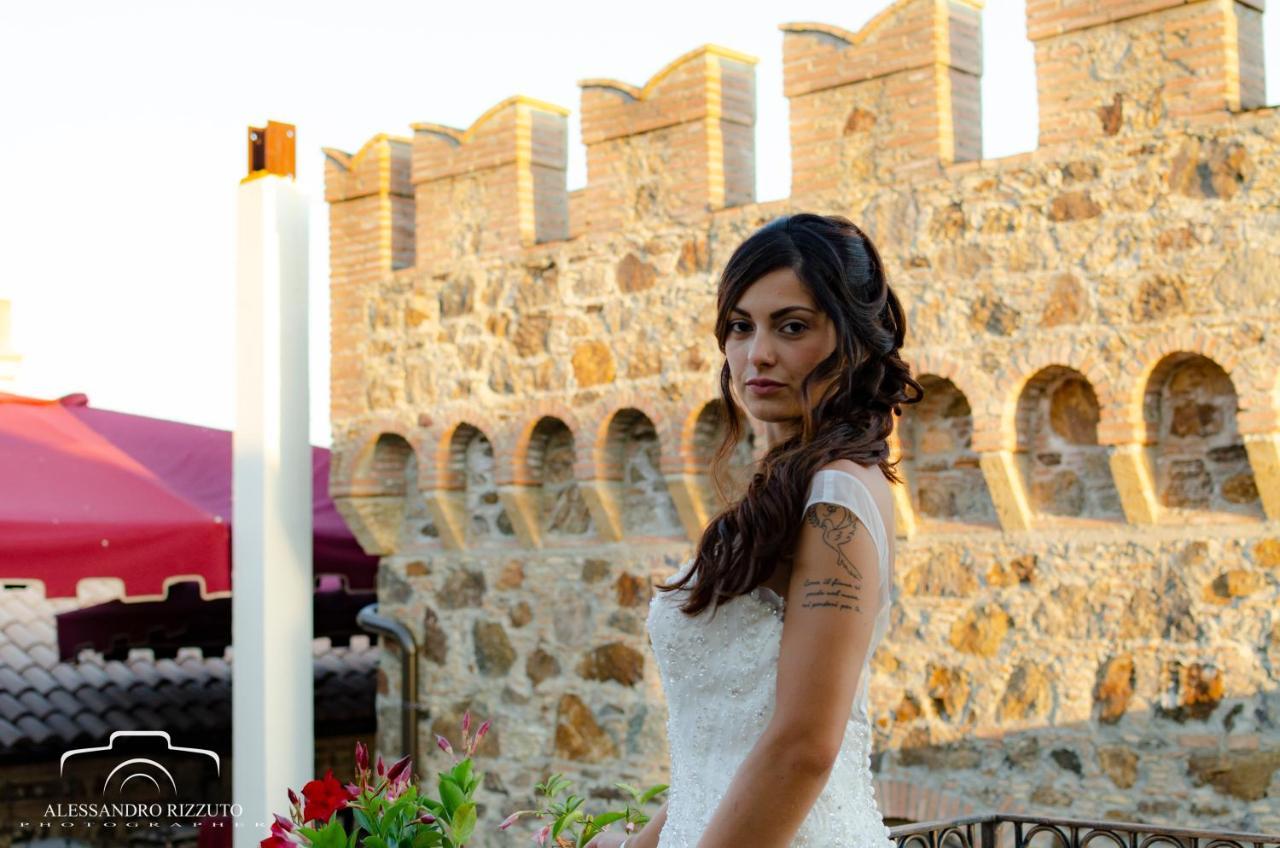 Le Due Torri Bed and Breakfast Filadelfia Buitenkant foto