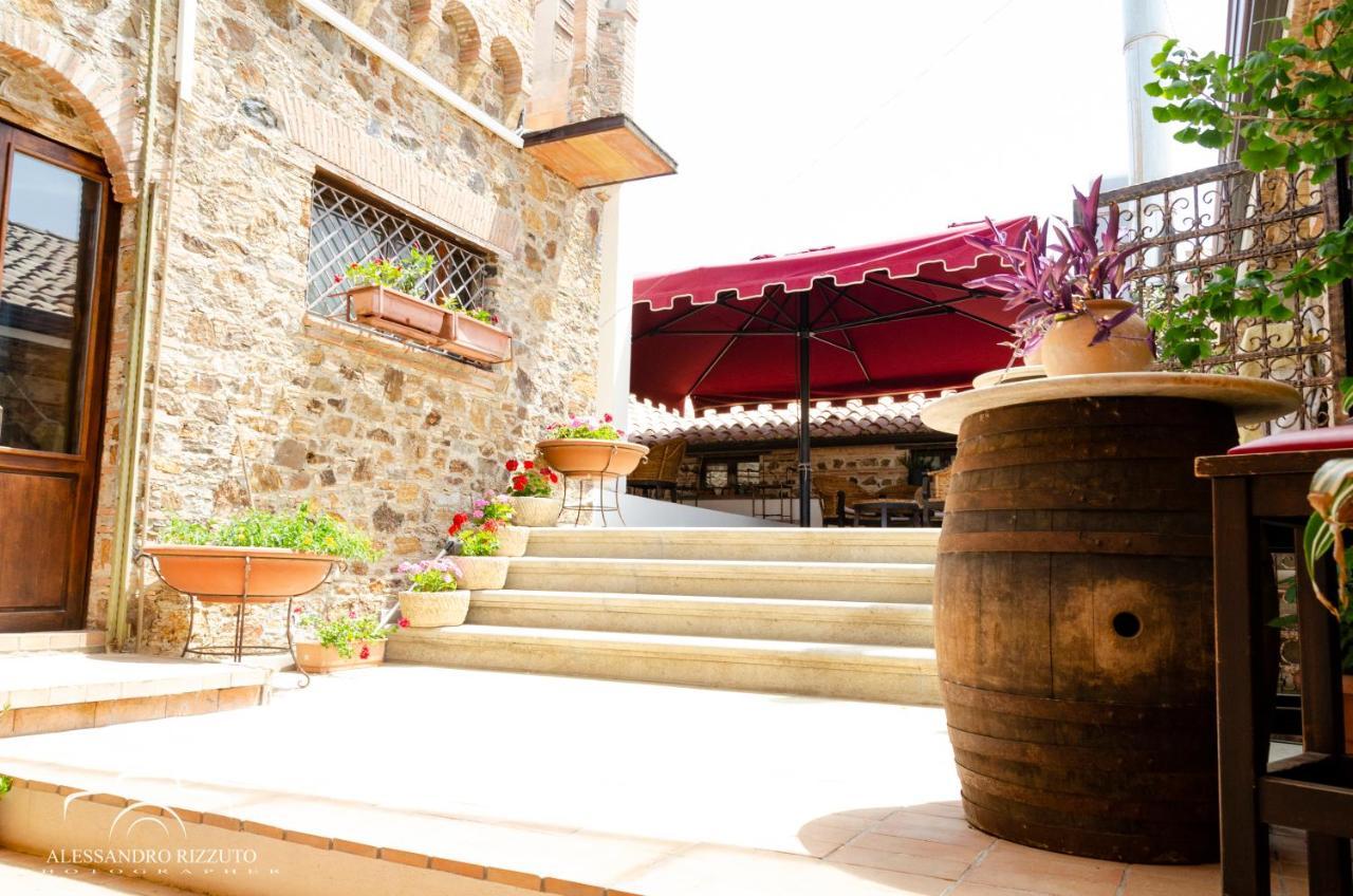 Le Due Torri Bed and Breakfast Filadelfia Buitenkant foto
