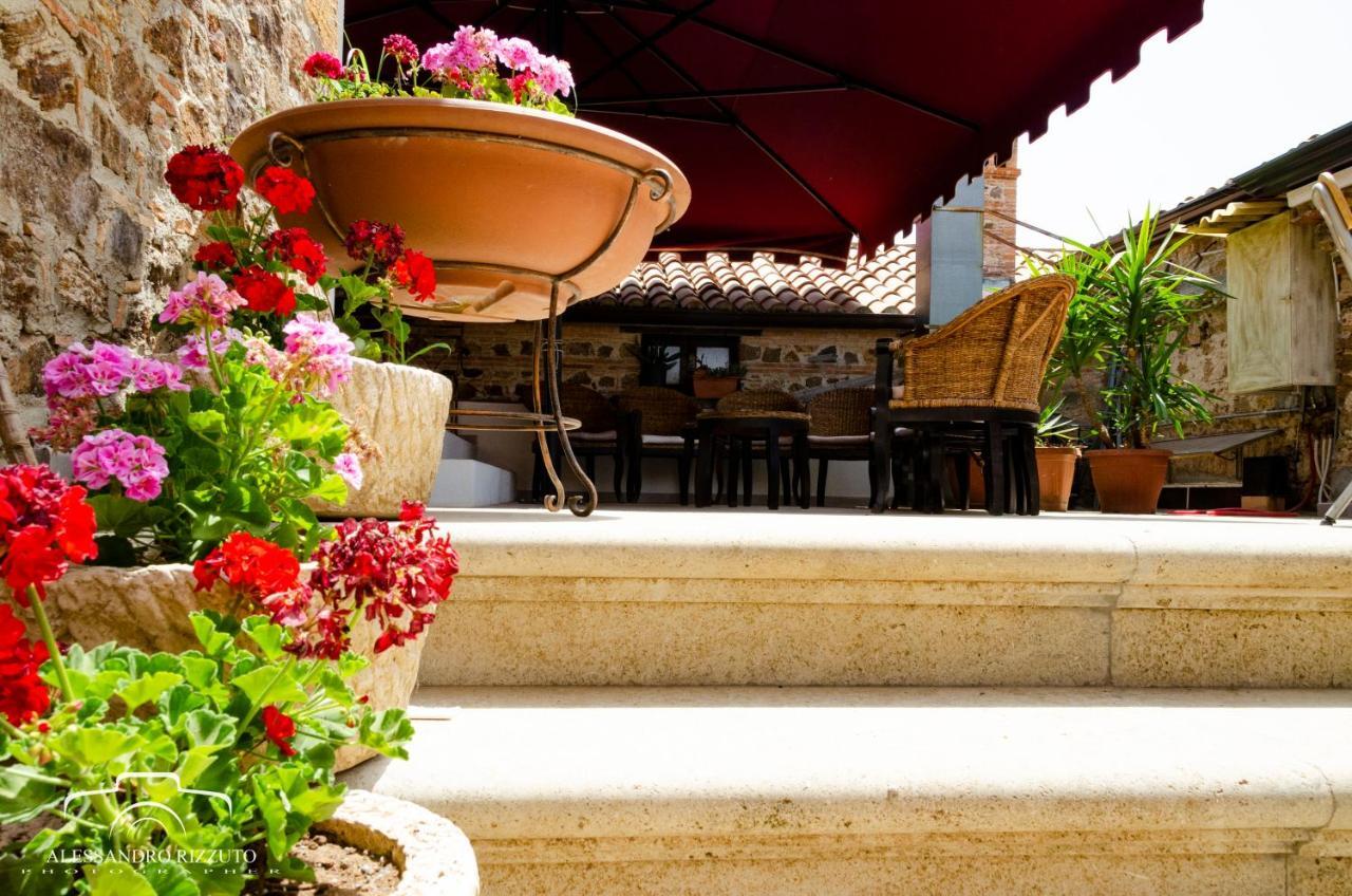 Le Due Torri Bed and Breakfast Filadelfia Buitenkant foto