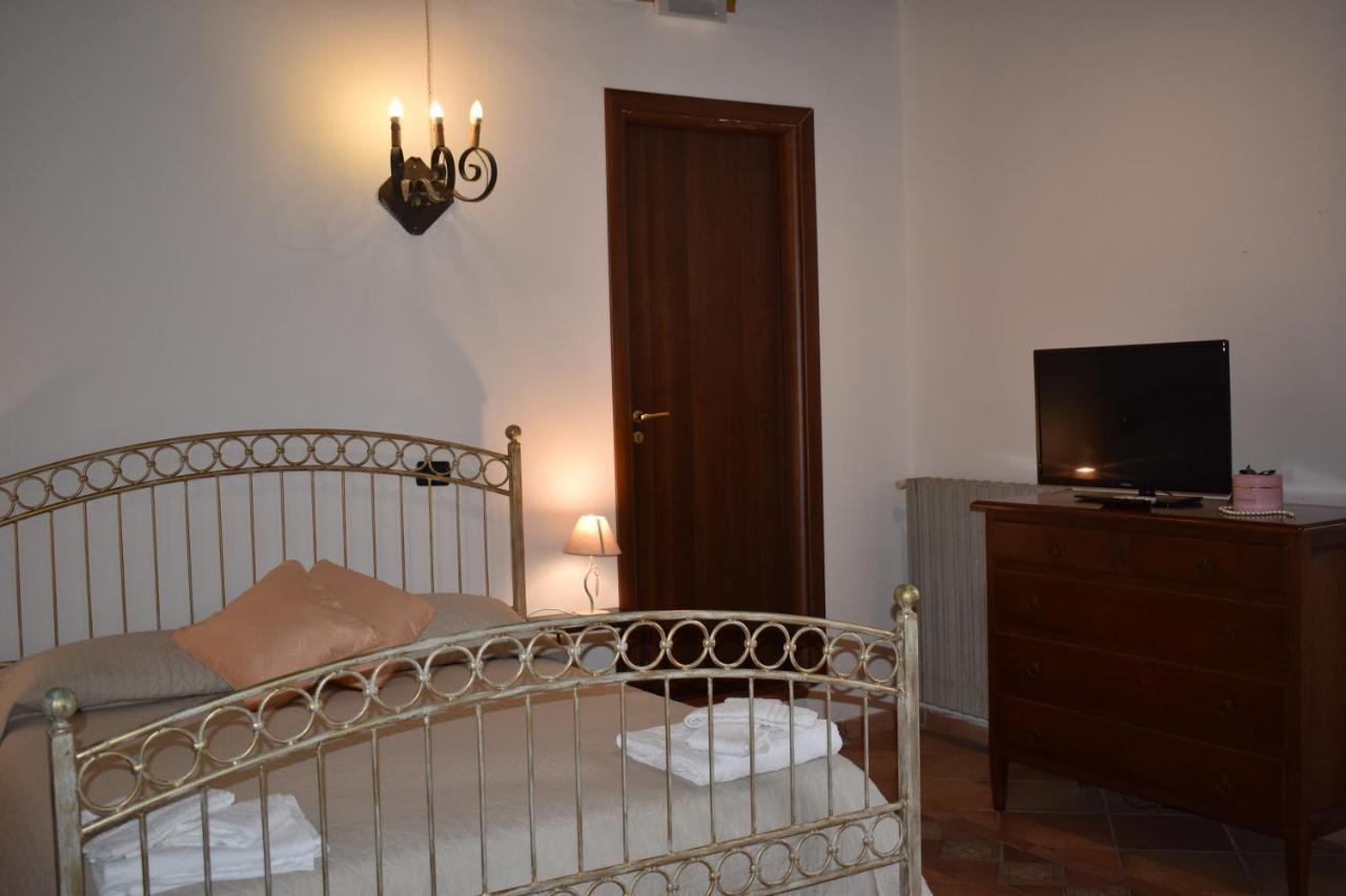 Le Due Torri Bed and Breakfast Filadelfia Buitenkant foto